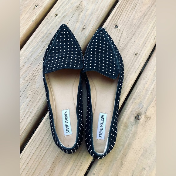 Pretty pointed toe loafers🖤🤍🖤🤍🖤 - Picture 1 of 8